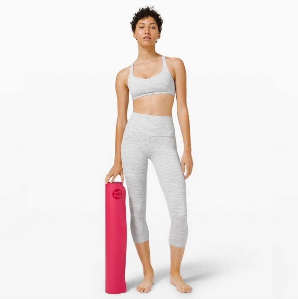 Lululemon High-Rise Capri Leggings‎ Size 8 Gray Athletic Yoga Training Gym